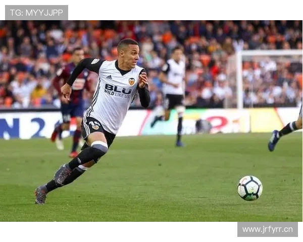 罗德里戈战术定位模糊:角色适配与体系兼容性分析 罗德里戈战术定位模糊:角色适配与体系兼容性分析