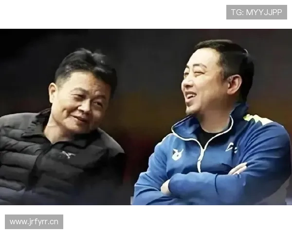 刘国梁穿得比演员还讲究，完全不像天天在球台边废话的样子