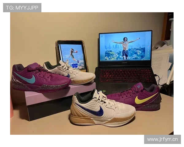 刚看直播，贾·莫兰特手腕那块表秒杀我三个月工资，人生观碎了一地