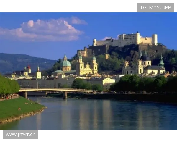 孔帕尼退役后住城堡，每天喝的水比普通人房租还贵